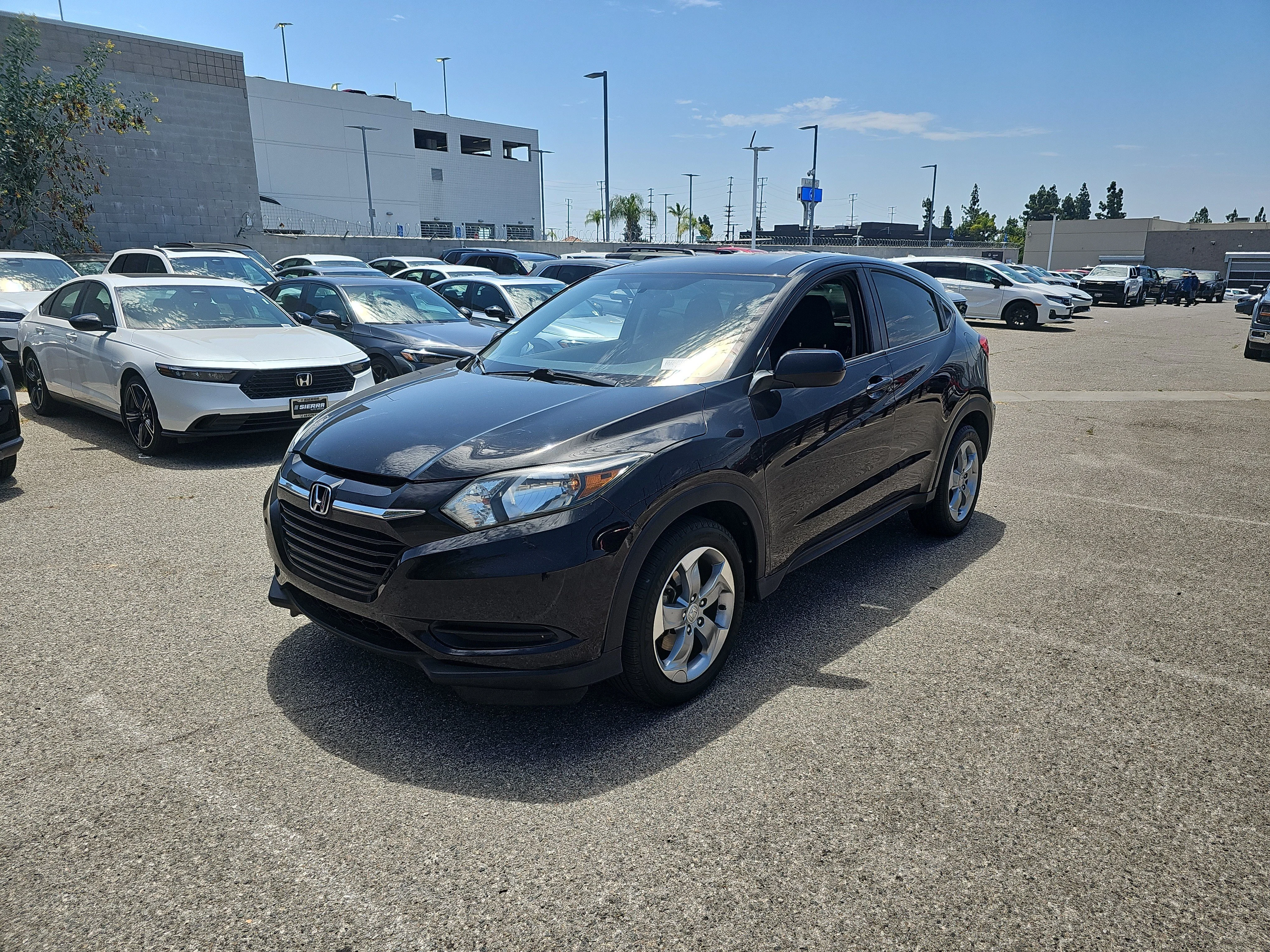 Used 2018  Honda LX image 8