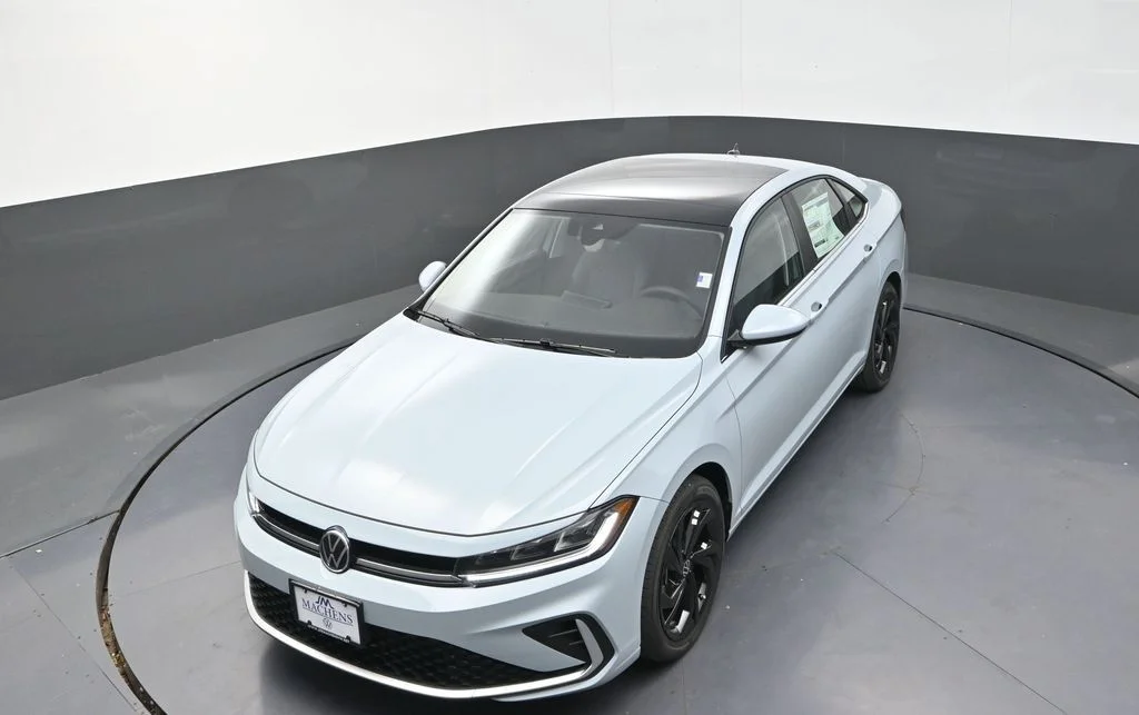 2026 Volkswagen Jetta SE - Photo 14