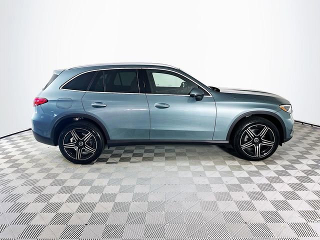New 2026 Verde Silver Metallic Mercedes-Benz GLC 300 image 39