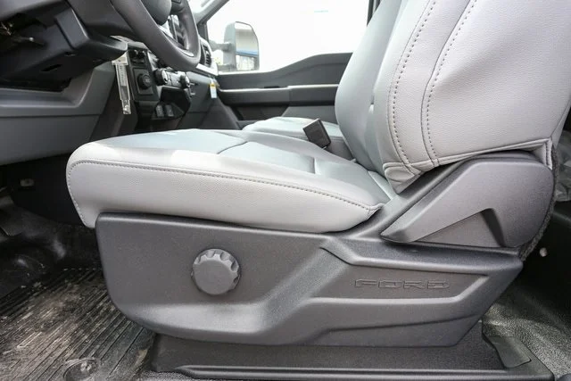 New 2025 Oxford White Ford XL image 32