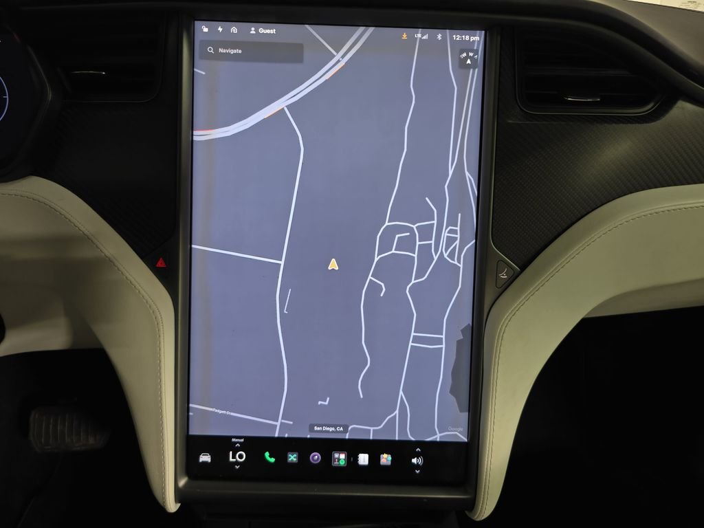 Used 2018  Tesla 75D image 18