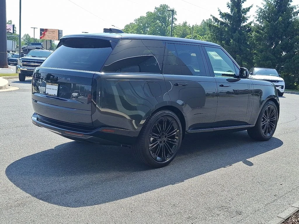 2026 Land Rover Range Rover SE - Photo 3