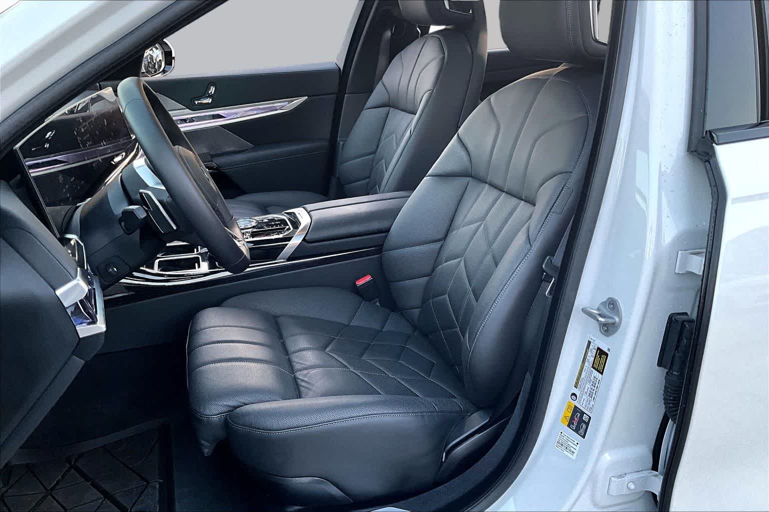 Used 2025 Mineral White Metallic BMW eDrive50 image 7