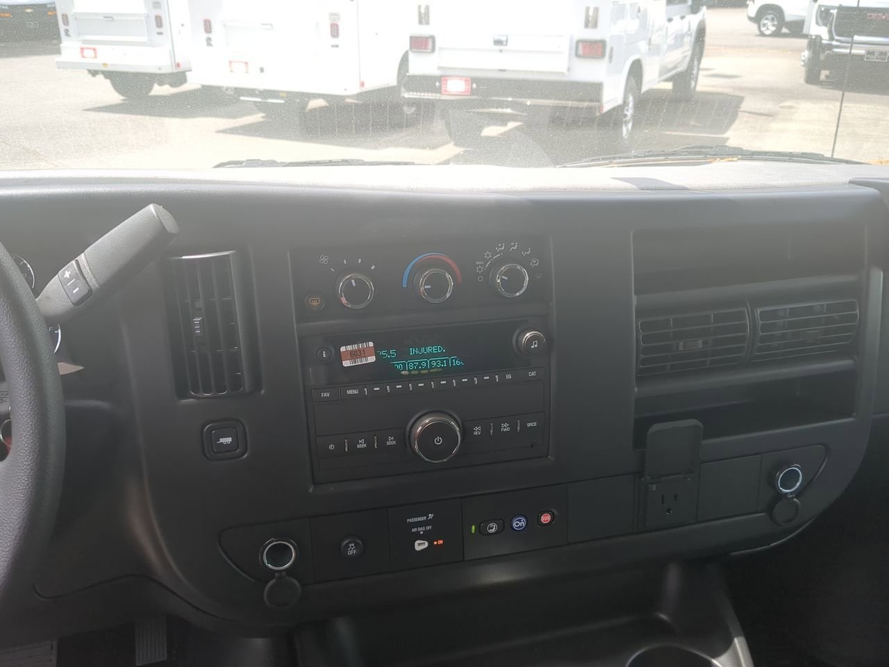 New 2025 Summit White GMC Work Van image 18