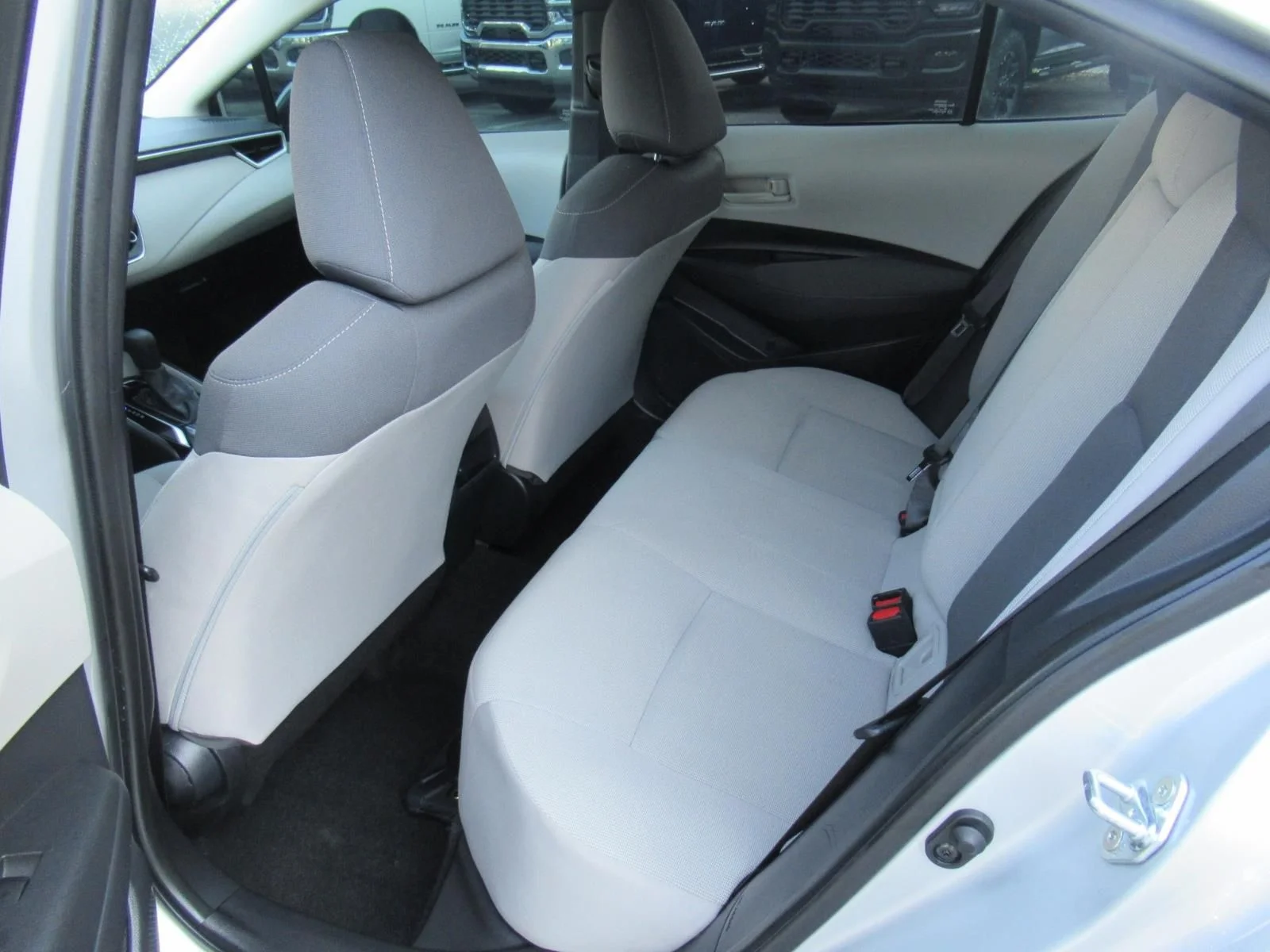 Used 2022 Silver Toyota LE image 30