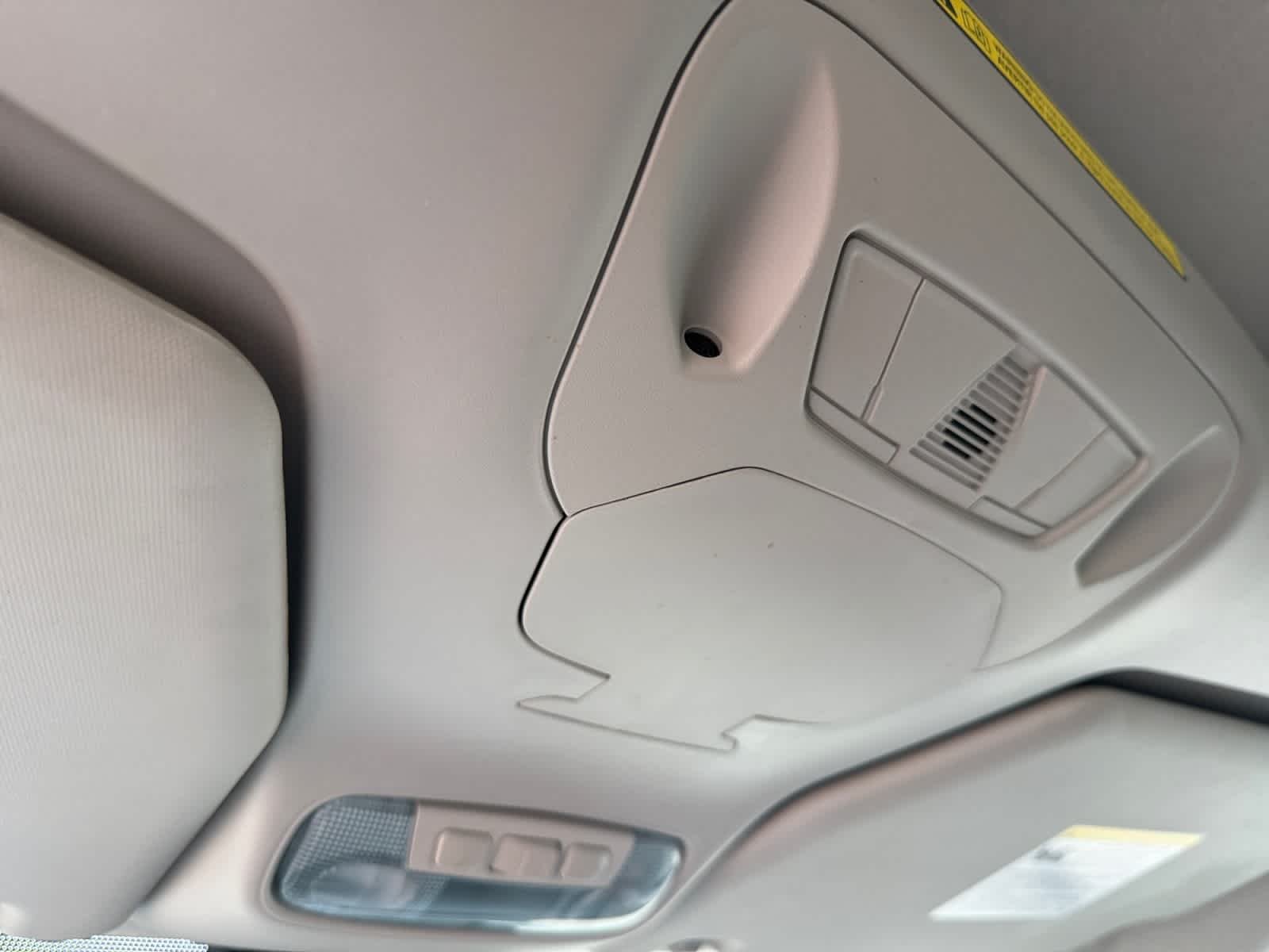 Used 2022 Frozen White Ford XL image 29