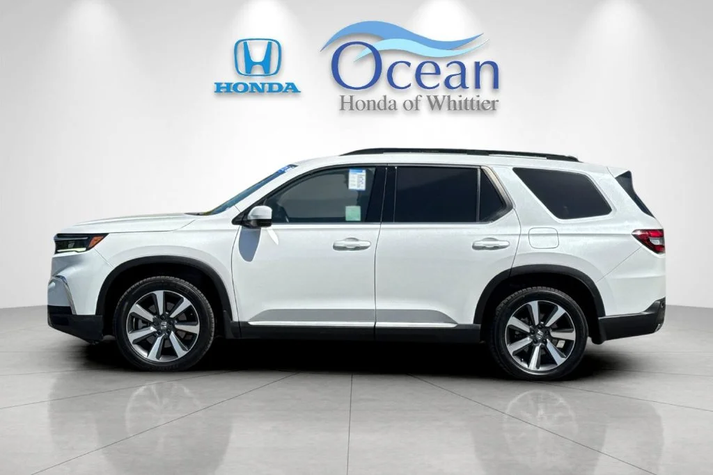 Certified Used 2025 Platinum White Pearl Honda Touring image 7