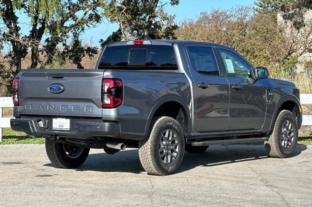New 2025 Gray Metallic Ford XLT image 4