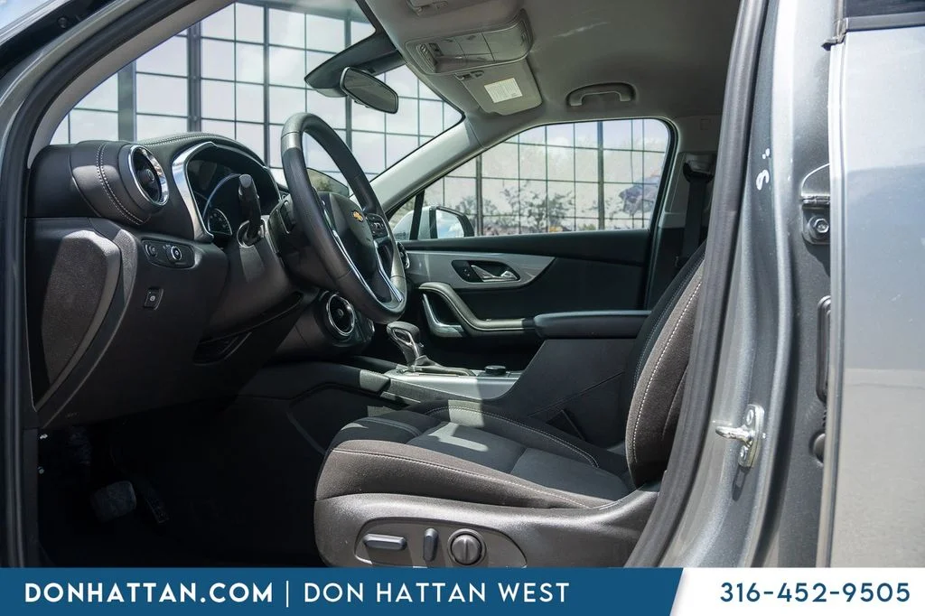 Used 2025 Gray Chevrolet LT image 3