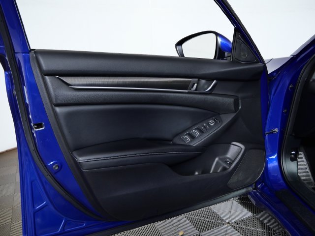 Certified Used 2018  Honda Sport image 15