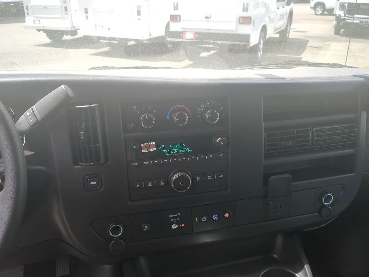 New 2025 Summit White GMC Work Van image 18
