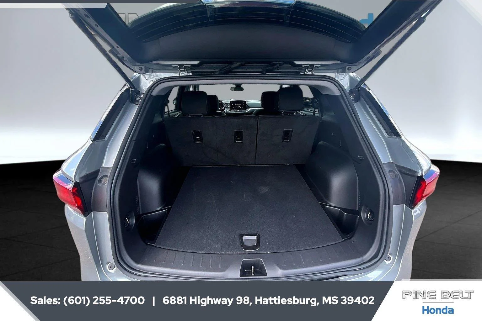 Used 2026 Sterling Gray Metallic Chevrolet LT image 21