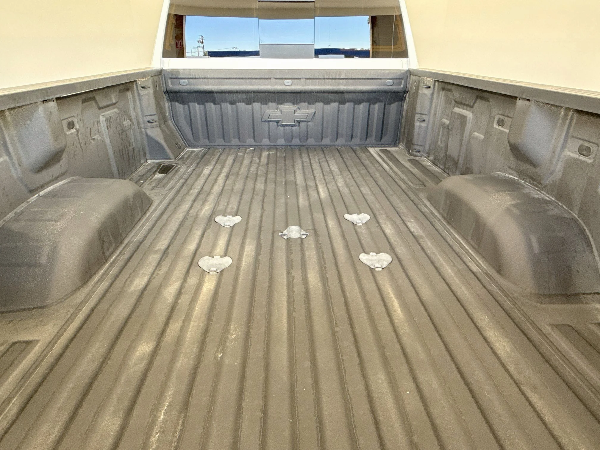 Used 2025 Iridescent Pearl Tricoat Chevrolet High Country DRW image 29