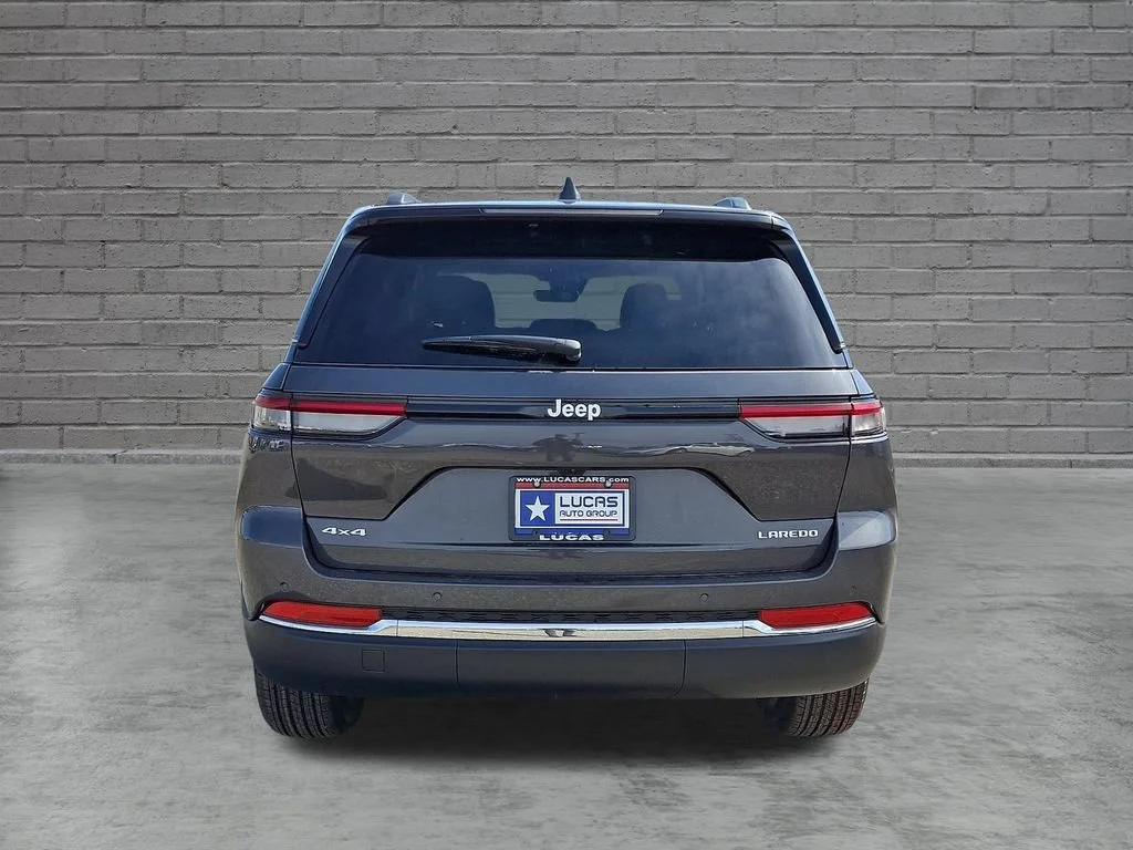 New 2026 Baltic Gray Metallic Clearcoat Jeep Laredo X image 7