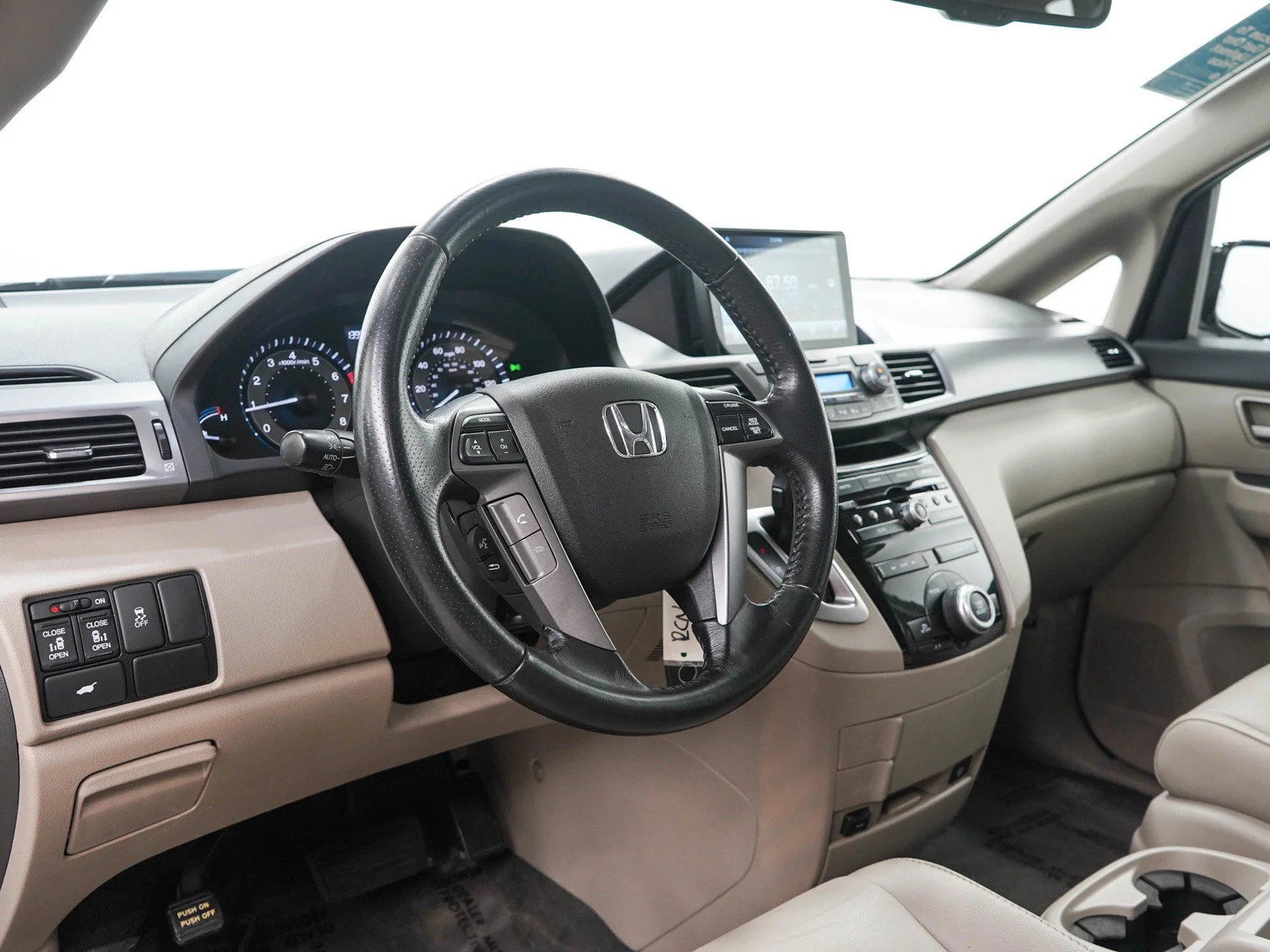 Used 2013  Honda FWD image 25
