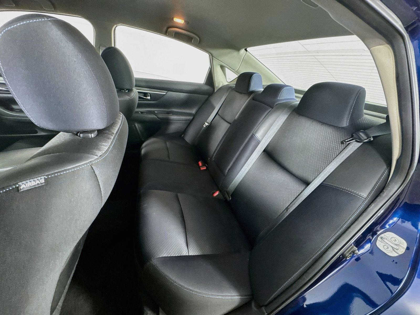 Used 2016 Deep Blue Pearl Nissan 2.5 SR image 16