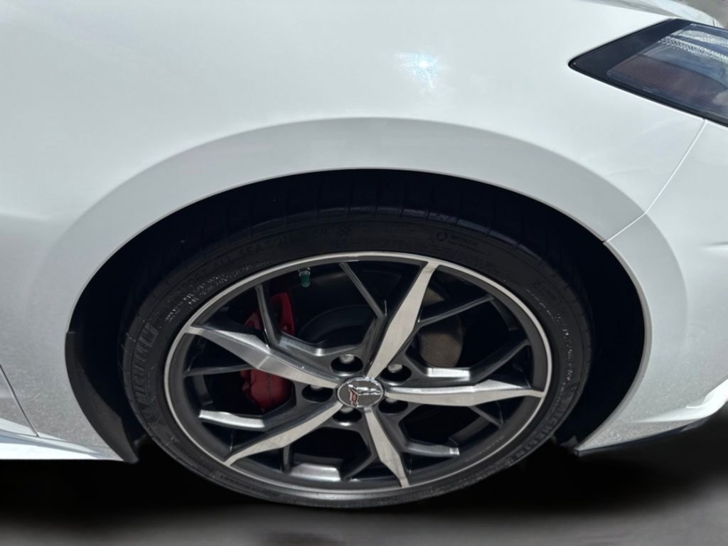 Used 2022 Arctic White Chevrolet 2LT image 25