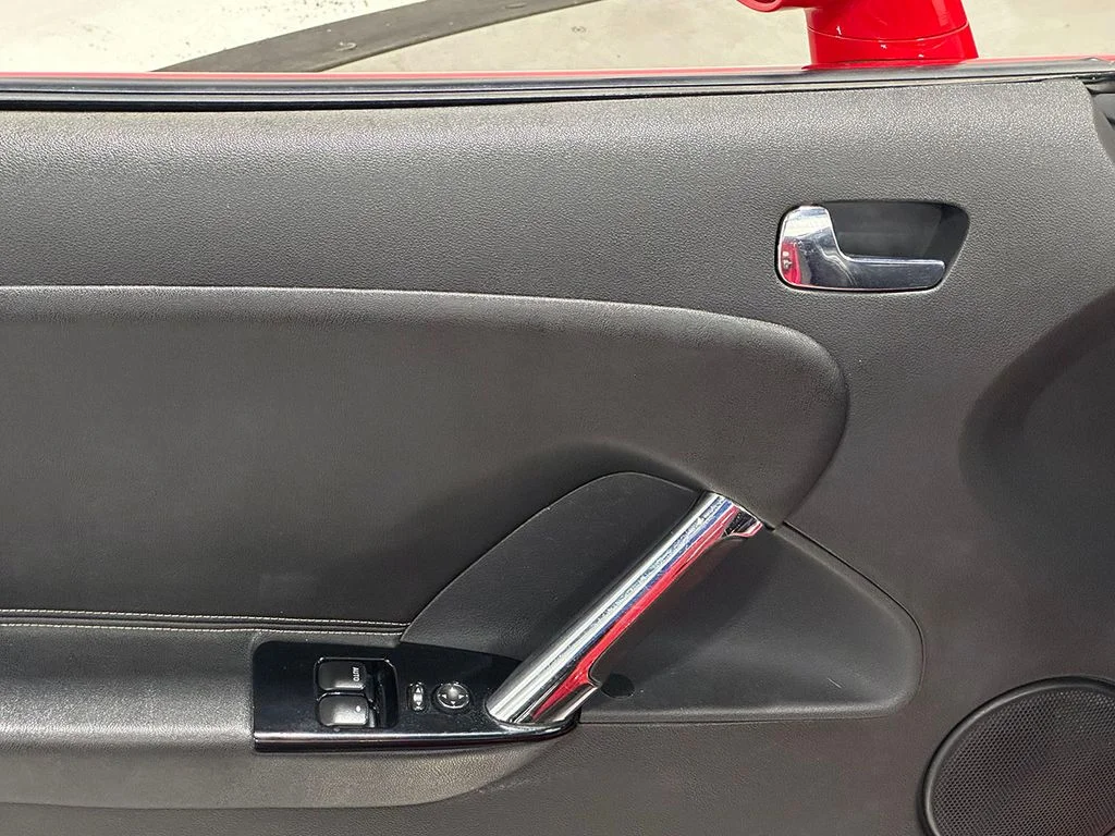 Used 2007 Red Saturn Base image 37