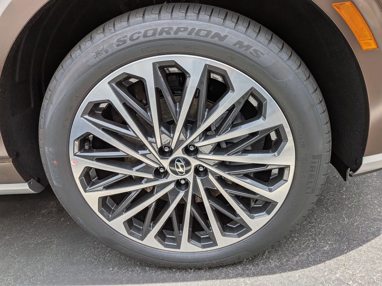 New 2026 Earthy Brass Matte Hyundai Calligraphy FWD image 9