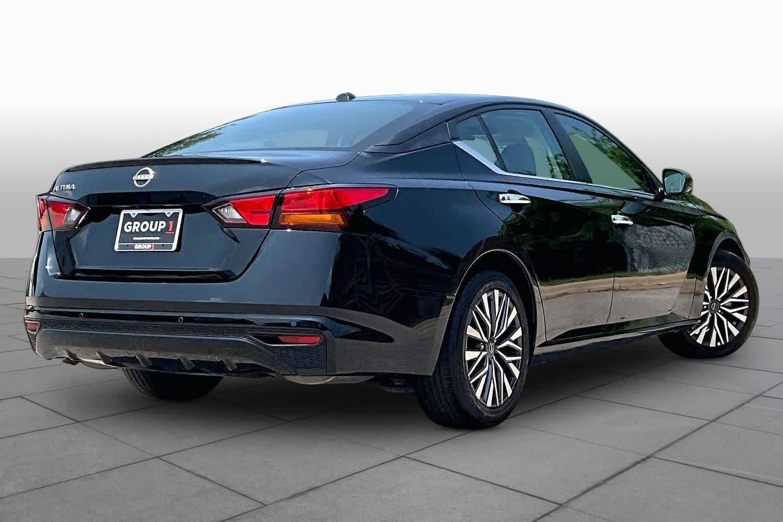 Certified Used 2025 Super Black Nissan SV image 13