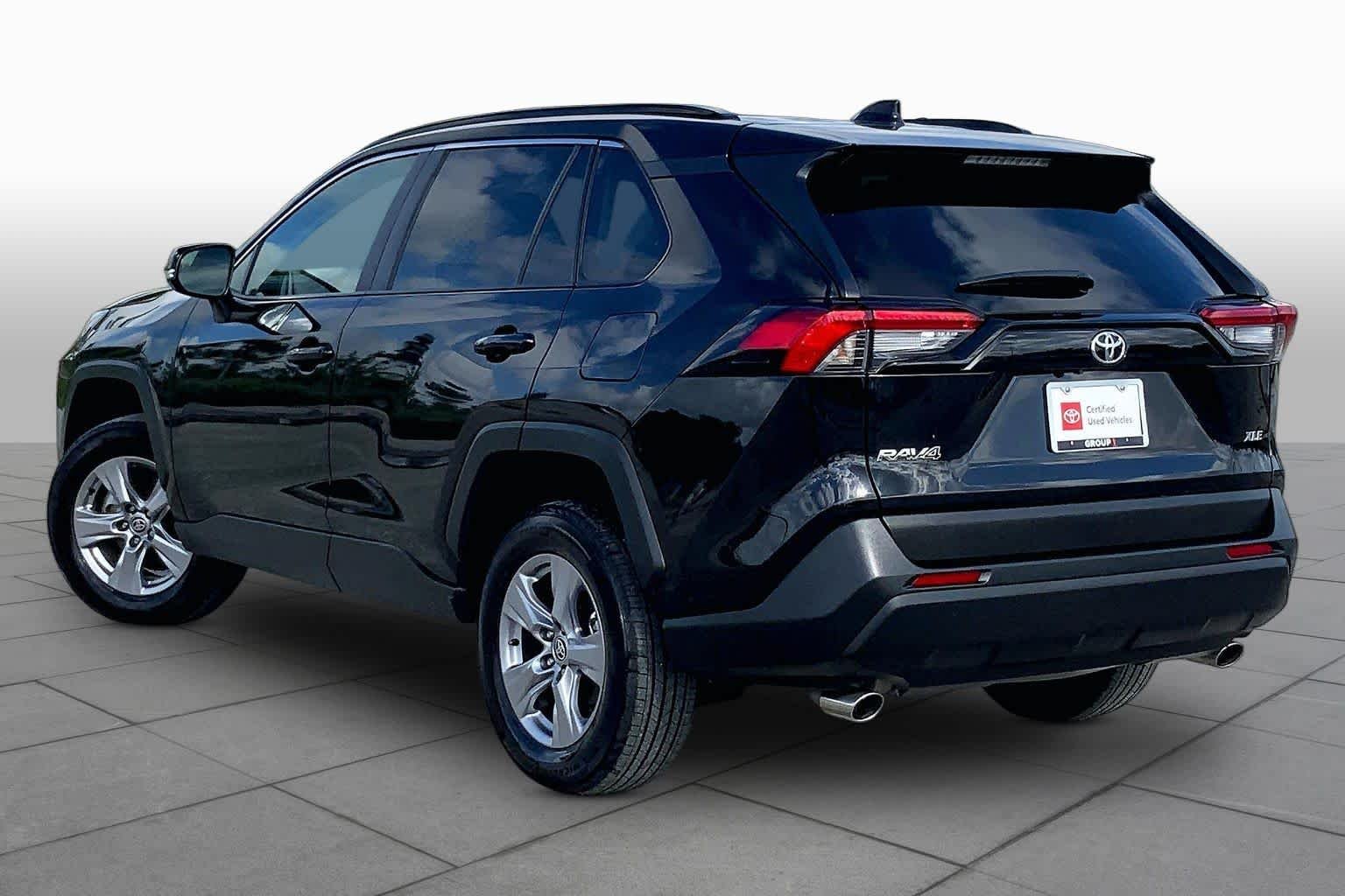Used 2025 Midnight Black Metallic Toyota XLE image 12