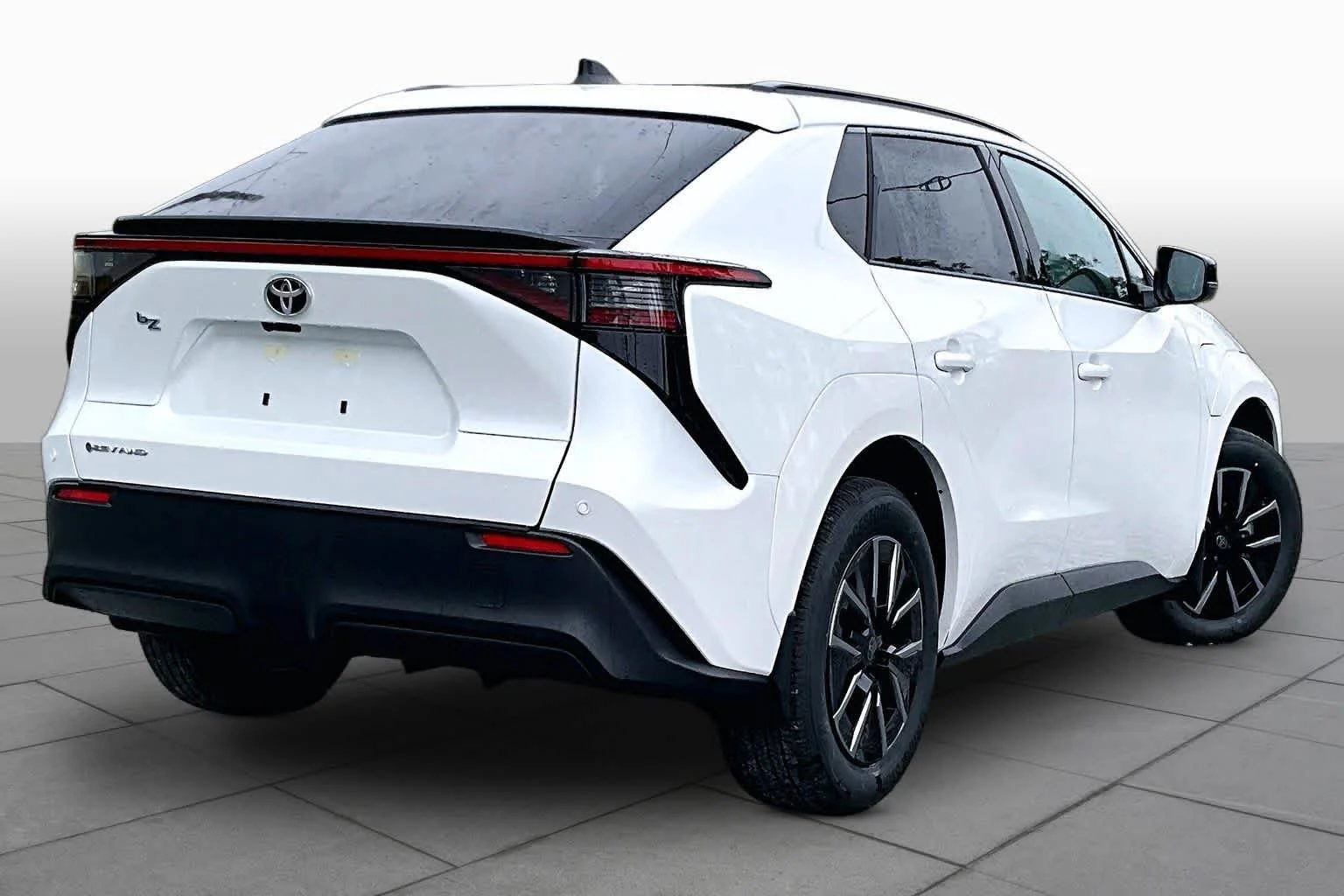 New 2026 Wind Chill Pearl Toyota XLE image 13