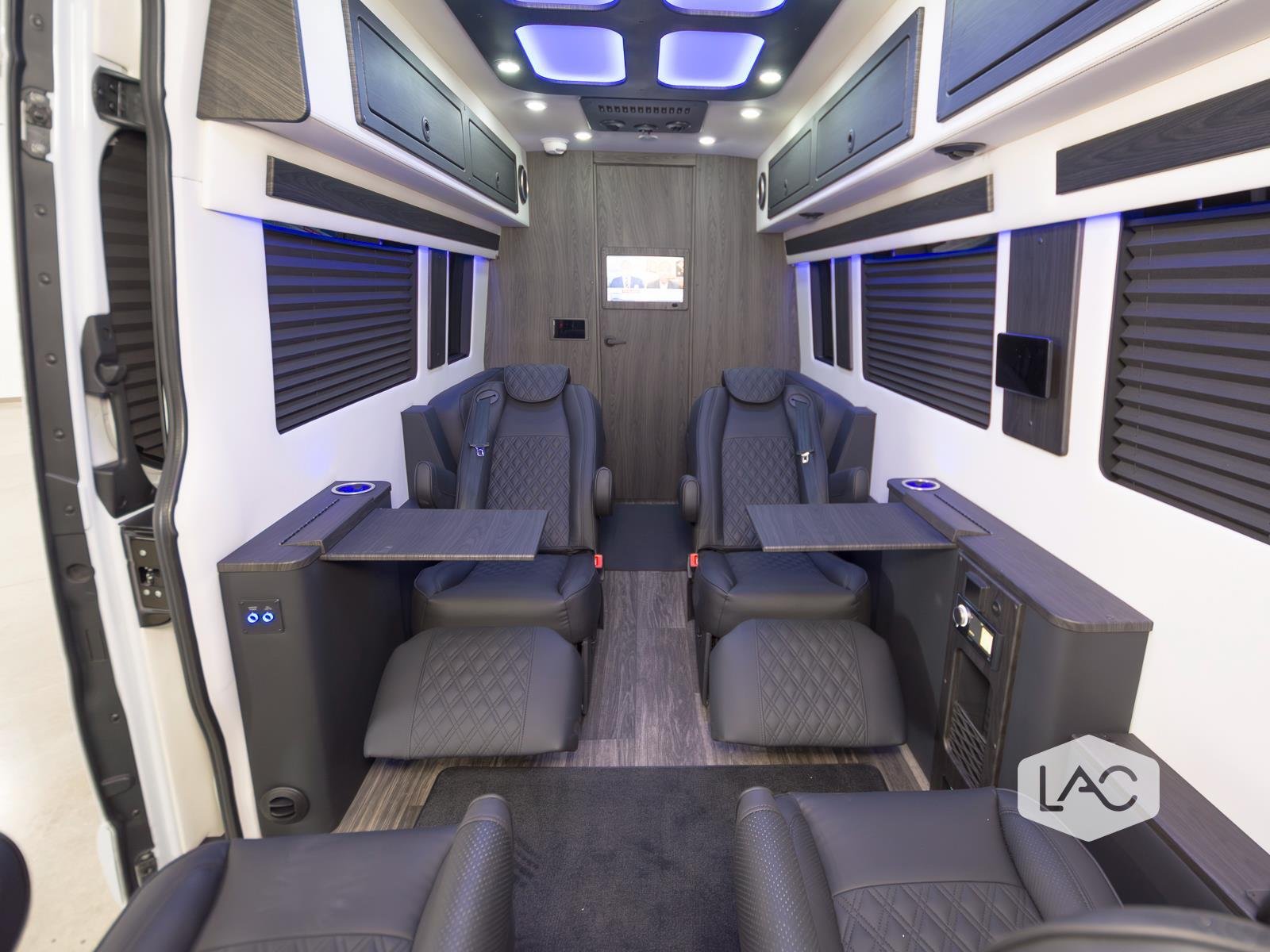 New 2026 WHITE OGV LUXURY COACH AWD (10OBA)1080 ANYWHERE w/ ADV PKG 2.1 image 8