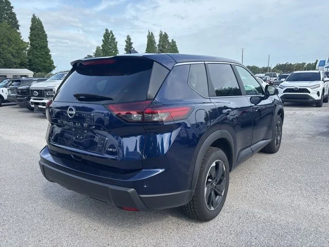 Used 2025 Blue Nissan SV image 5