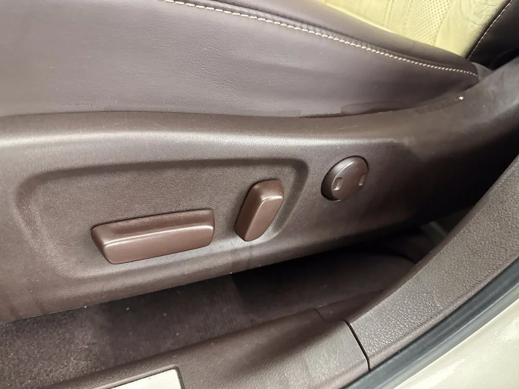 Used 2016 Beige Lexus 350 image 34