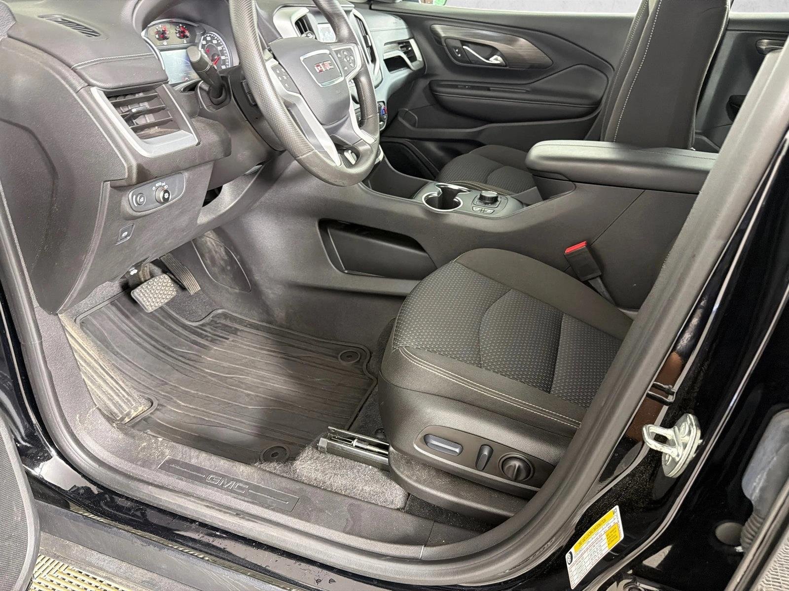 Used 2022 Ebony Twilight Metallic GMC SLE image 9