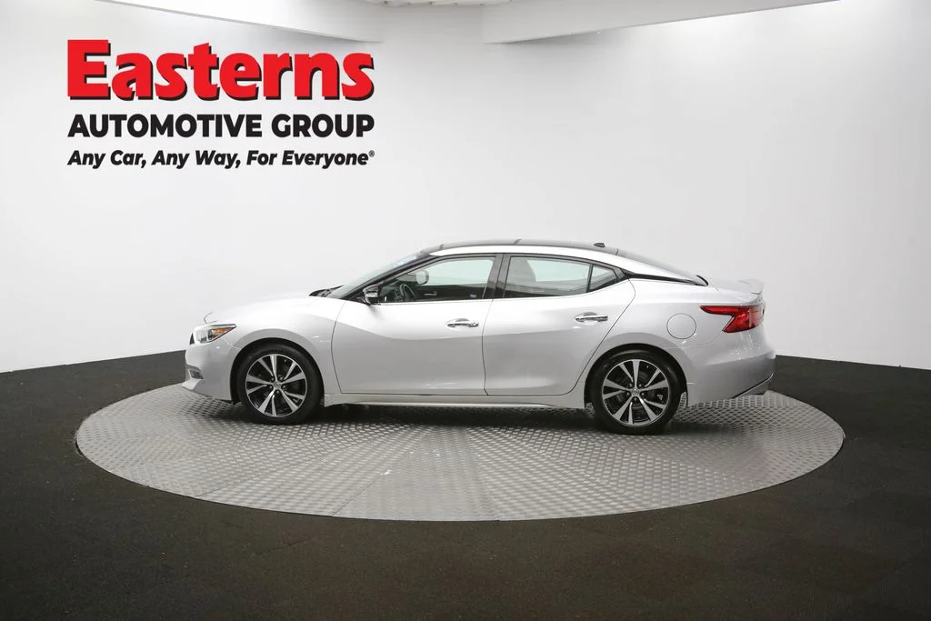 Used 2018 Silver Nissan Platinum image 64