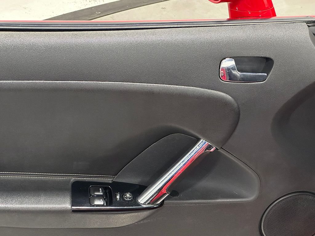 Used 2007 Red Saturn Base image 37