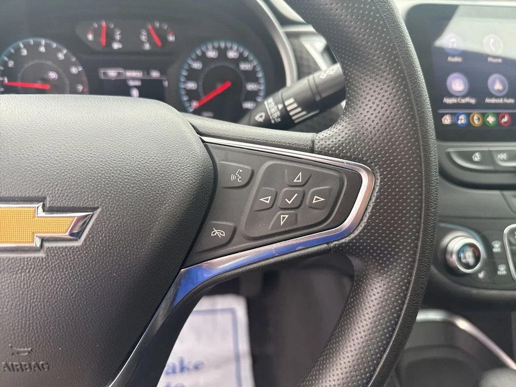 Used 2025 White Chevrolet LT image 31
