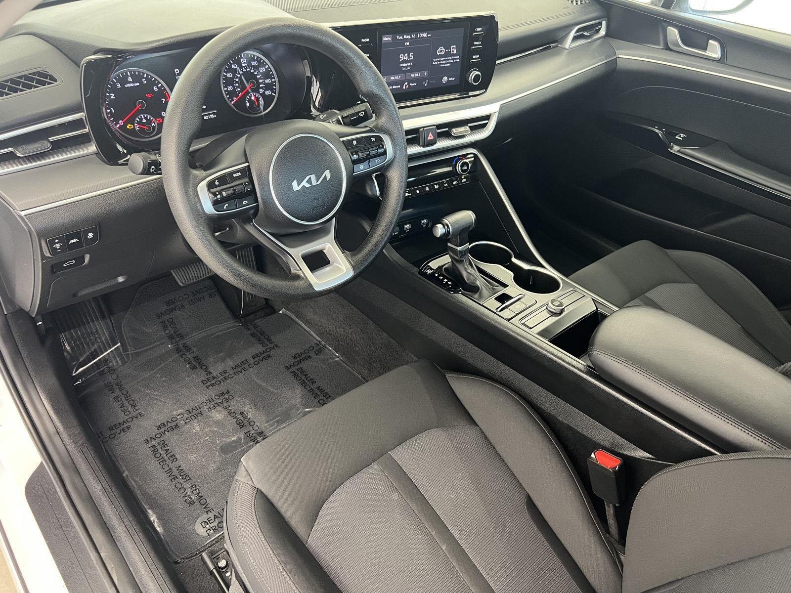 Used 2023 Glacial White Pearl Kia LXS image 12