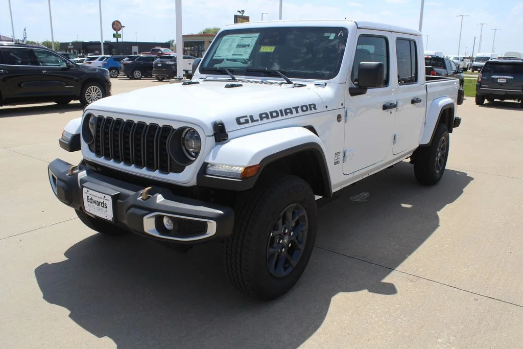 New 2026 Bright White Clear-Coat Exterior Paint Jeep 85th Anniversary Edition image 7