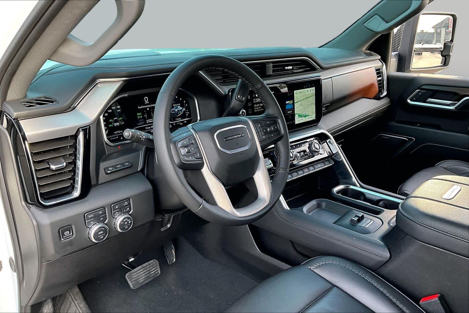 Used 2025 Summit White GMC Denali image 18
