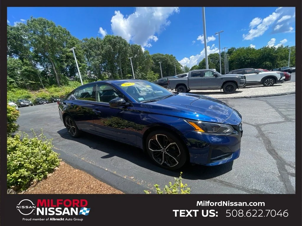 Certified Used 2023 Blue Nissan 2.5 SR image 6