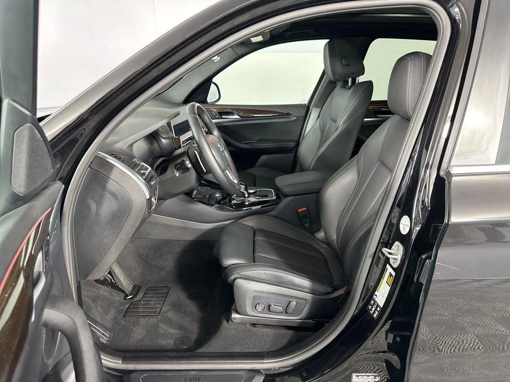 Used 2024 Jet Black BMW xDrive30i image 11