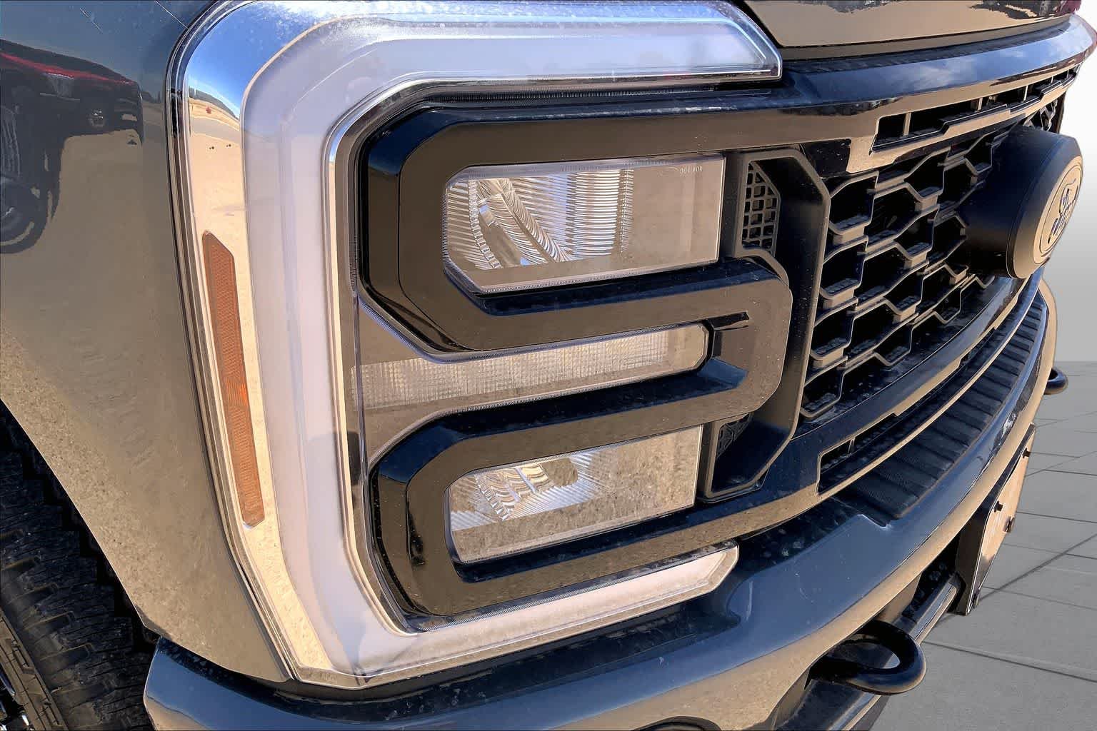 New 2026 Carbonized Gray Metallic Ford F-350® Lariat® image 13