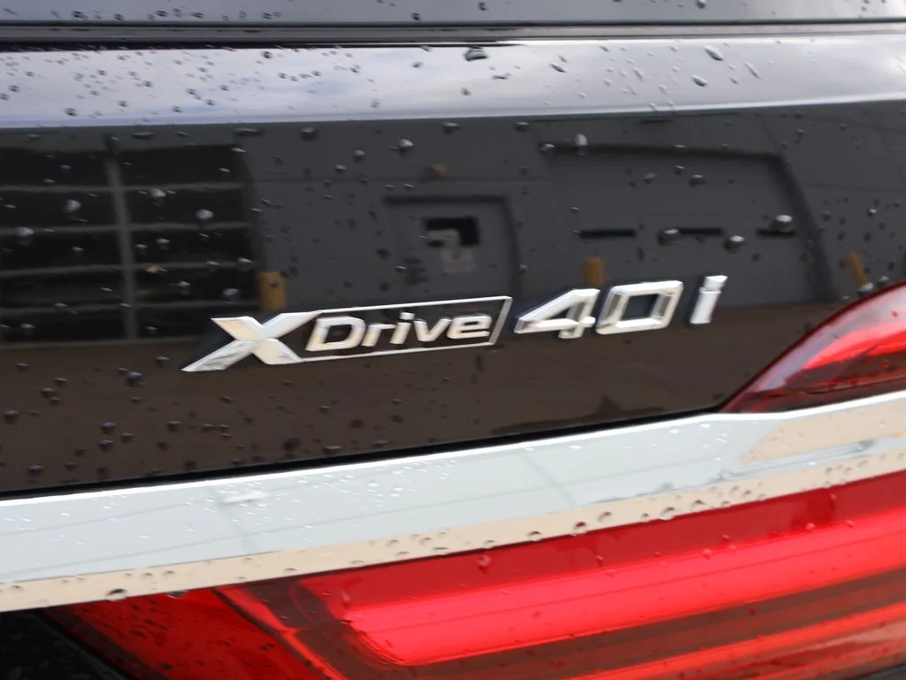 Used 2021 Black BMW xDrive40i image 31