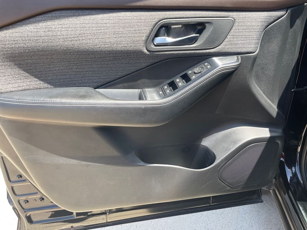 Used 2023 Black Nissan SV image 21