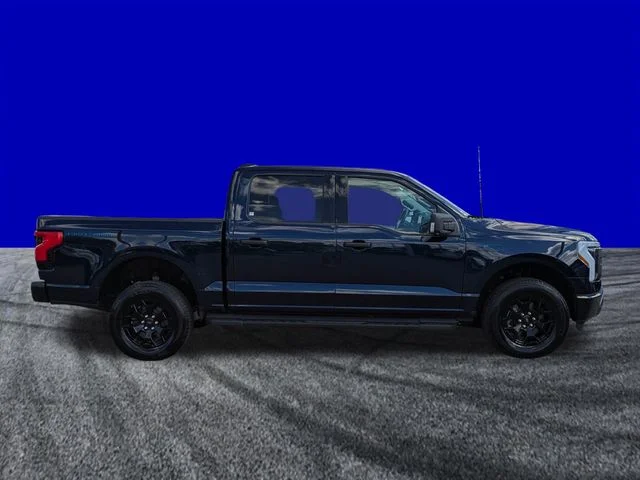 Certified Used 2025 Antimatter Blue Metallic Ford XLT image 3