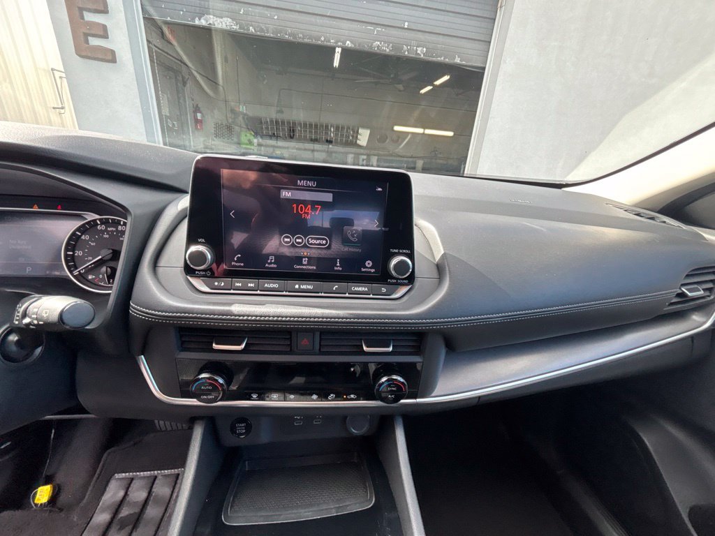 Used 2024 Gray Nissan SV image 14