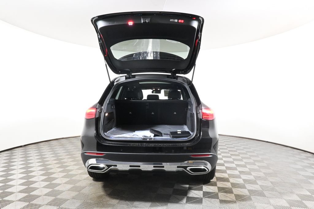 Used 2026 Black Mercedes-Benz GLC 300 image 33
