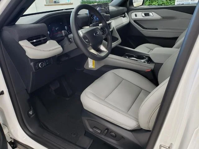 New 2027 Star White Metallic Tri-Coat Ford Active image 10