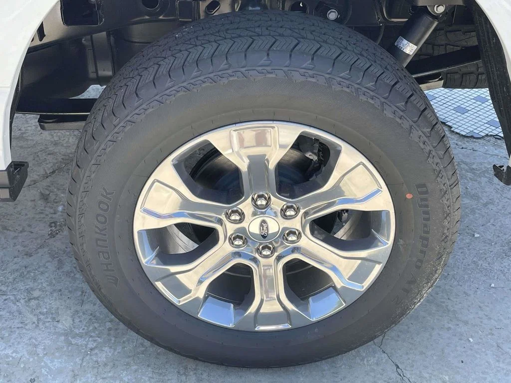 New 2026 White Ford Platinum image 9