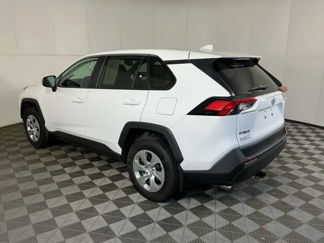 Used 2022 White Toyota LE image 8
