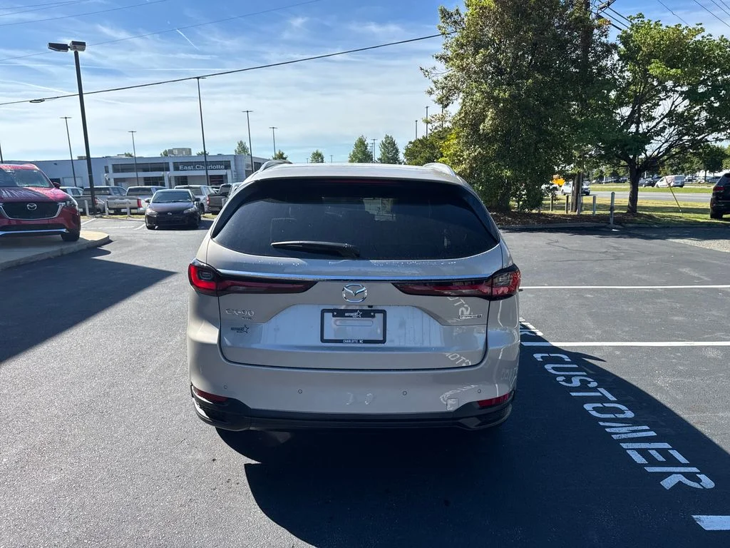 New 2026 Platinum Mazda 3.3 Turbo Preferred image 4