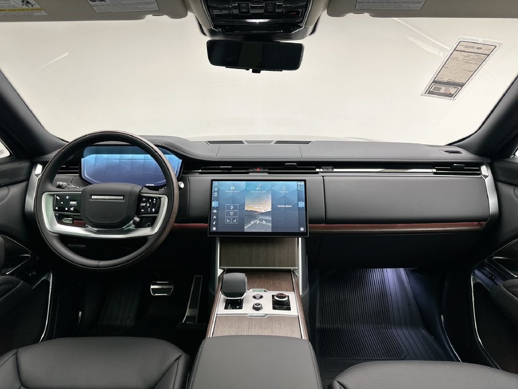 New 2027 Eiger Grey Land Rover SE image 8