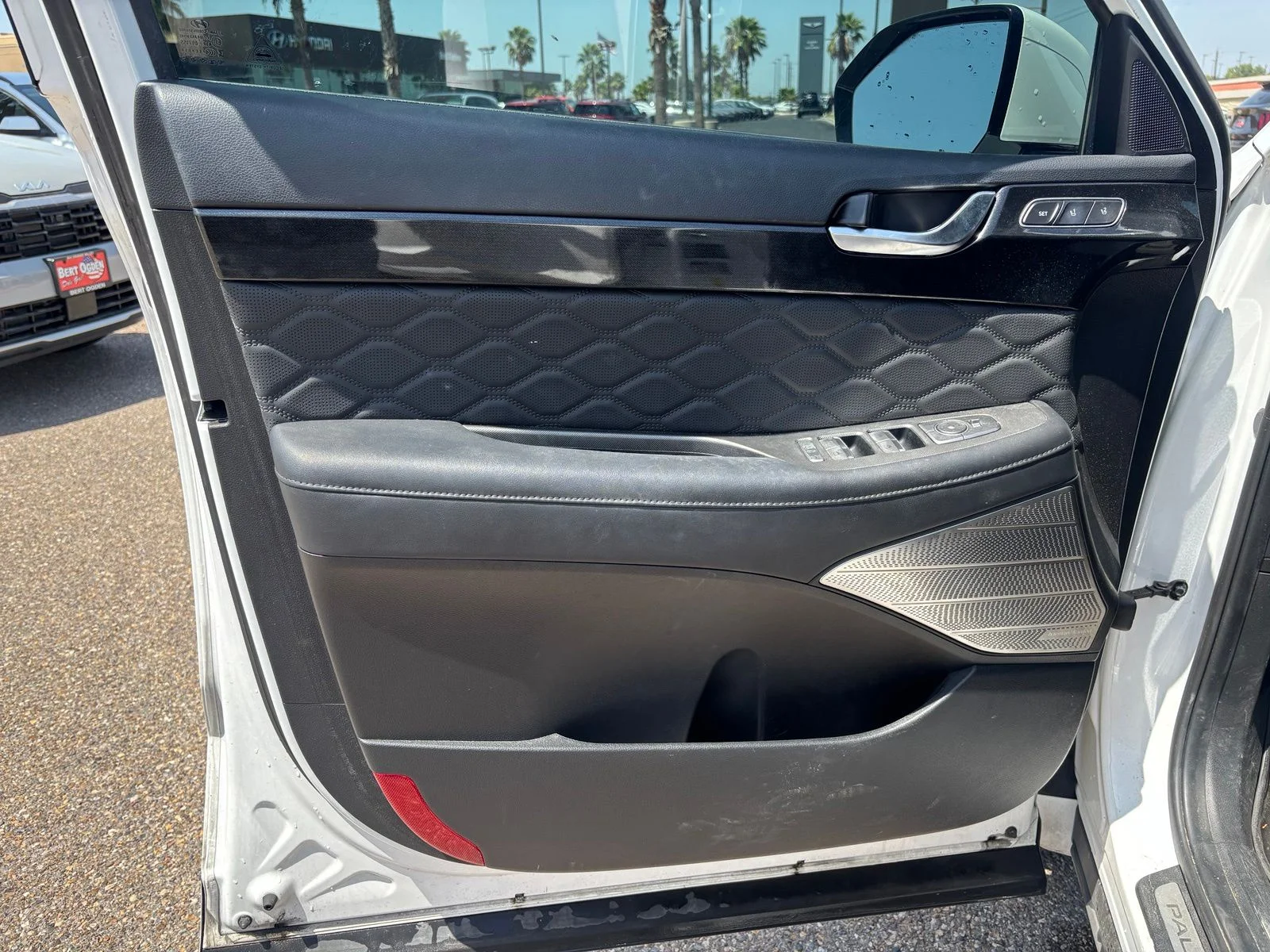 Used 2022 White Hyundai Calligraphy image 5